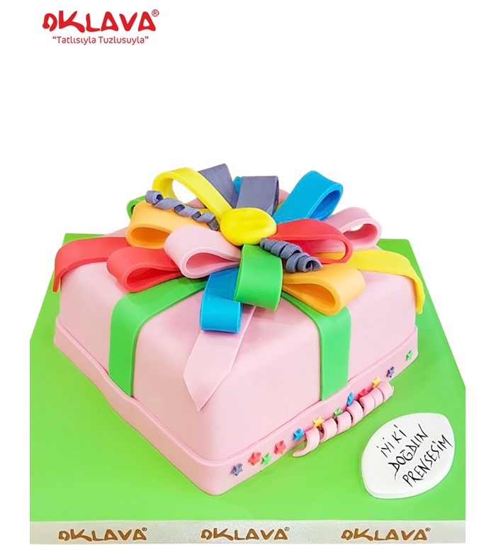 hediye paketi doğum günü patası, hediye pasta modelleri