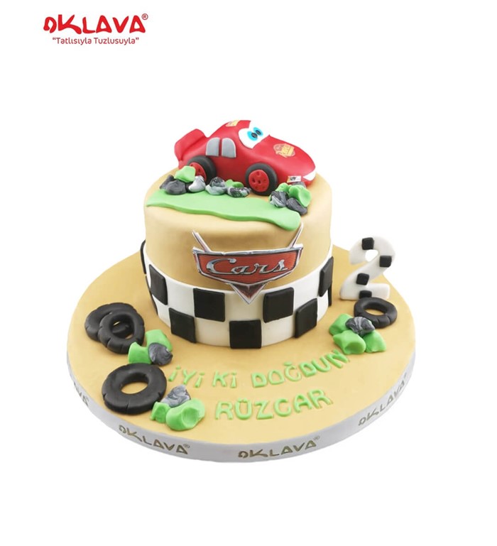 Şimşek Mekkuin, arabalar, arabalı pasta, doğum günü pastası
