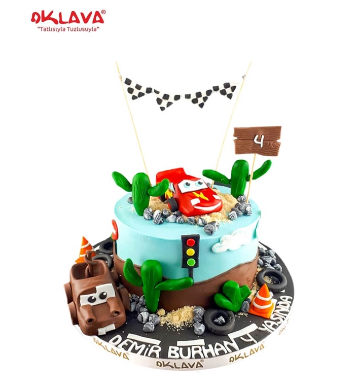 Şimşek Mekkuin, arabalar, arabalı pasta, doğum günü pastası